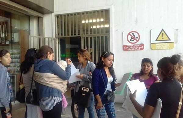   Colonos acuden a oficinas de Desarrollo Humano