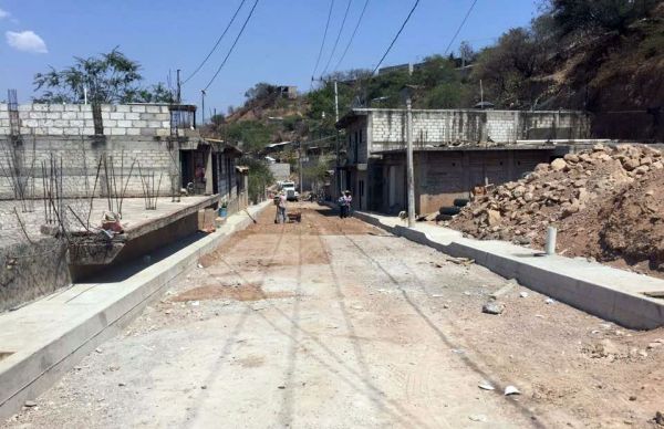  Pavimentación de calle en colonia El Dorado presenta avance del 40%