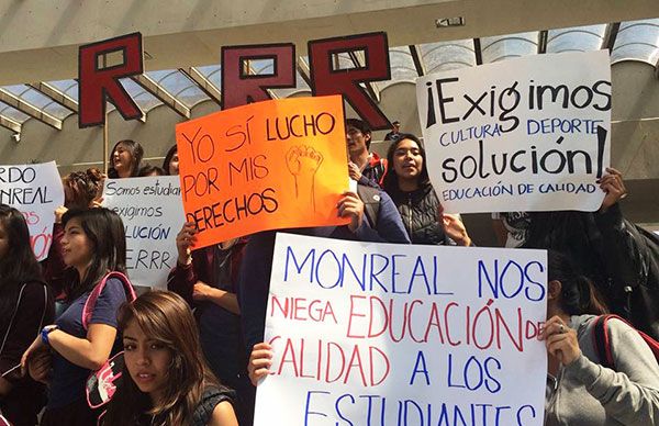    Estudiantes de la PLC Balderas realizaron un mitin en la delegación Cuauhtémoc