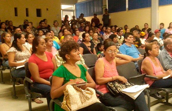 Asamblea para solucitud de vivienda en Villa de álvarez 