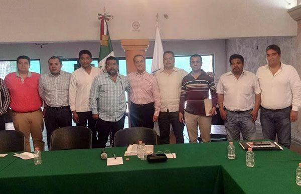  Antorcha logra compromisos con el Secretario de Educación