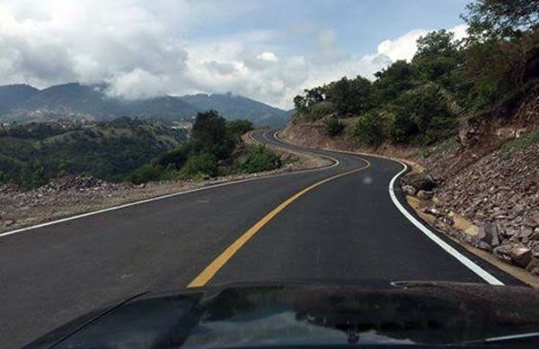 Continúa modernización de carreteras en municipios de La Montaña