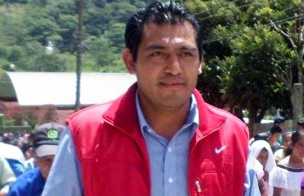 Líder antorchista, presa de intimidación del alcalde de Pantepec 