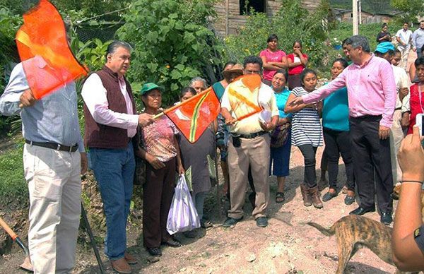  Banderazo a obra de electrificación en la colonia Nueva Revolución