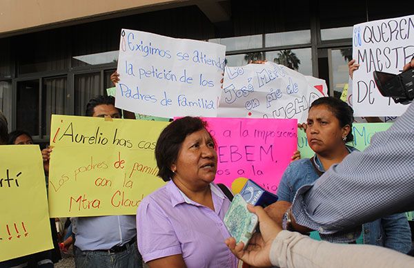  Acuerdan restitución de directora de la Telesecundaria José Martí en el municipio Emiliano Zapata 