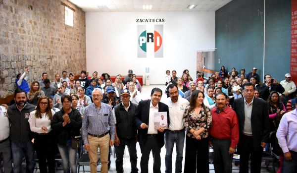 Entrega Osvaldo Ávila 1er. Informe Legislativo.