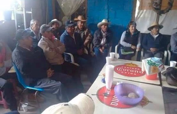 Campesinos de Amanalco de Becerra se reúnen con líder antorchista