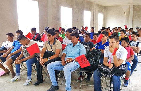 Estudiantes campechanos se unen para luchar por un futuro mejor 