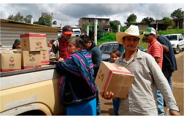 400 familias de Ario reciben despensas alimenticias, resultado de sus gestiones