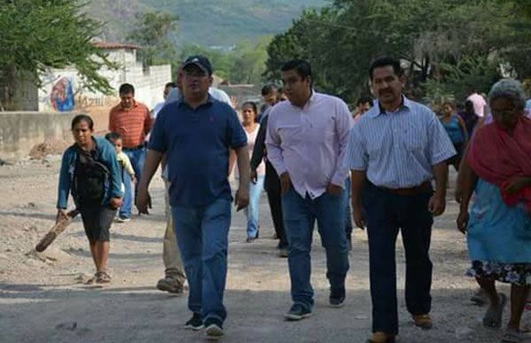 Supervisan trabajos en la colonia Contlalco de Tlapa