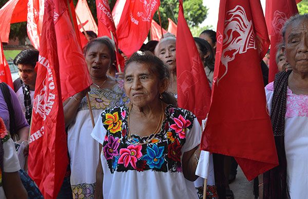 Exigen Antorchistas a dependencias federales cumplan sus compromisos