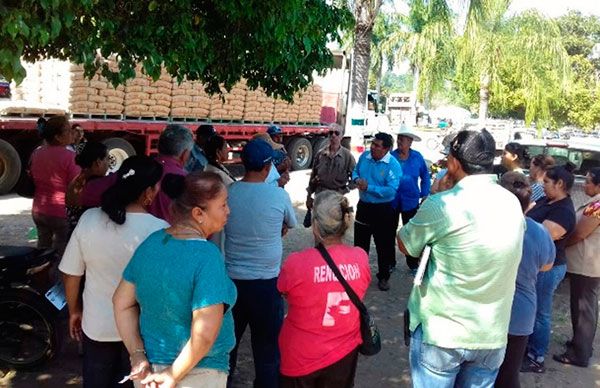 Obtienen habitantes de Lombardía 35 toneladas de cemento para mejorar sus viviendas