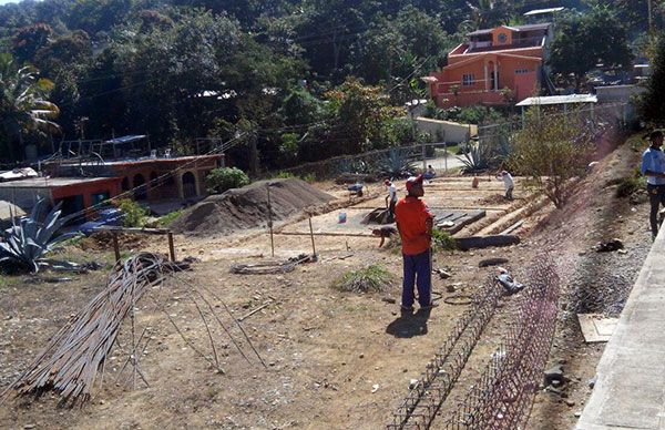 Comienza la construcción de ocho aulas térmicas en Cecyt 10