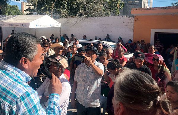 Protestan antorchistas ante presidencia municipal de Bahía de Banderas 