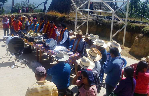 Entregan instrumentos de banda de música de viento en Linda Vista