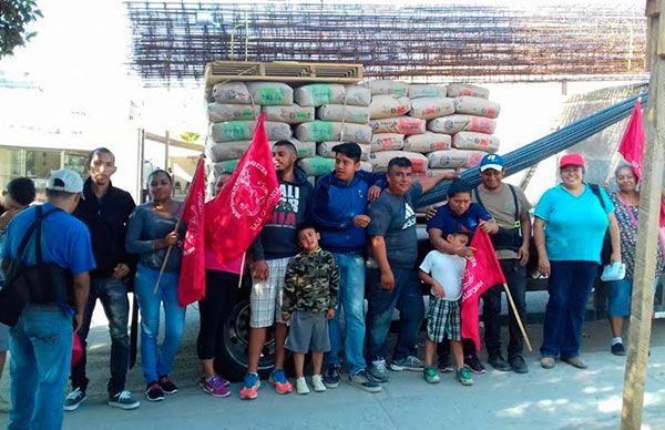 Entregan apoyos de vivienda en Tijuana 