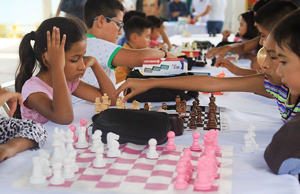 Delegación de ajedrecistas chiapanecos rumbo al XVII Torneo Nacional