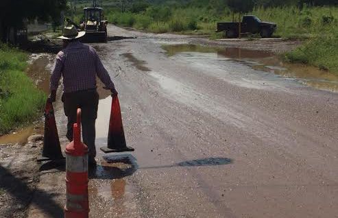 Por gestión oportuna se rehabilitan accesos a colonias del sur de Culiacán