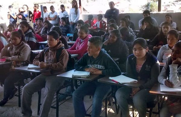 Realizan con éxito conferencia estudiantil en Galeana 