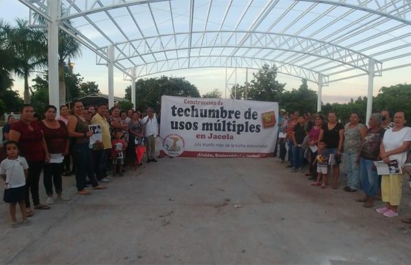 Construcción de la techumbre en Jacola, un logro de la lucha organizada