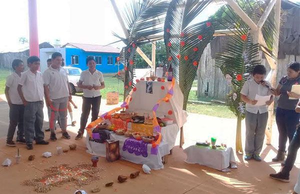 Realizan el Hanal Pixán en las escuelas de la Fraternidad Antorchista 