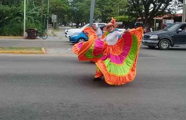 Grupo de danza antorchista realiza colecta pública