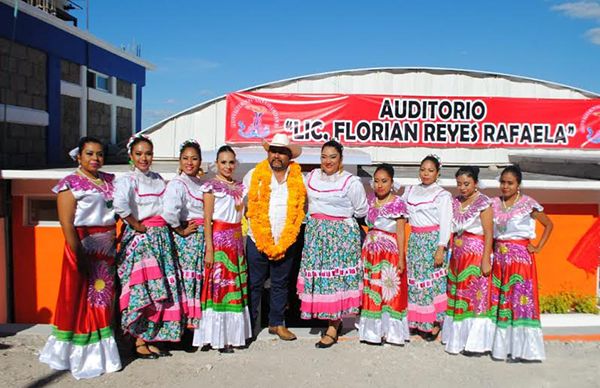 Inmortalizan a Florián Reyes Rafaela con auditorio