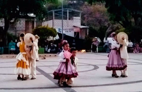 Con cultura el grupo Huehuecoyotl festeja su VII aniversario