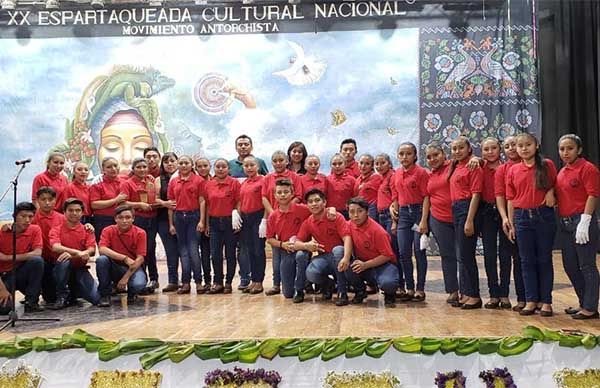 La juventud yucateca presente en las Espartaqueadas.