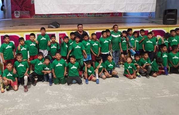 Apoya ayuntamiento de Ahuatempan a deportistas