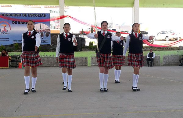 Antorcha realiza concurso de escoltas de bandera