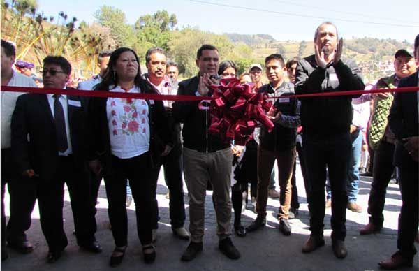Antorcha y FNERRR inauguran cancha de usos múltiples  y techumbre 
