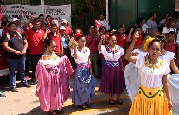 Estudiantes del CEBECh de Ocozocoautla exigen espacios dignos en escuela