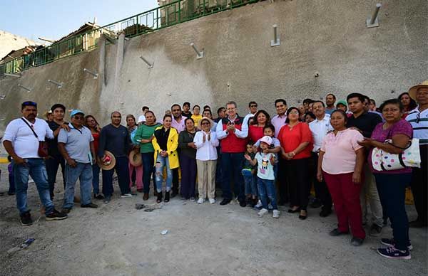 Construyen muro de contención, beneficiando a más de seis mil chimalhuacanos
