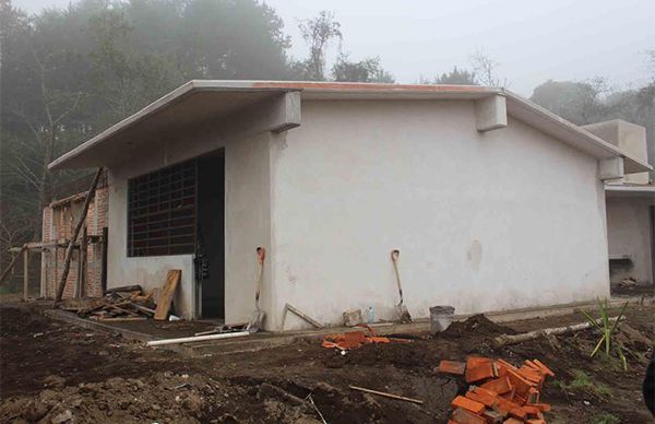 Construyen aula en CBTa Núm.168 de Hueyapan