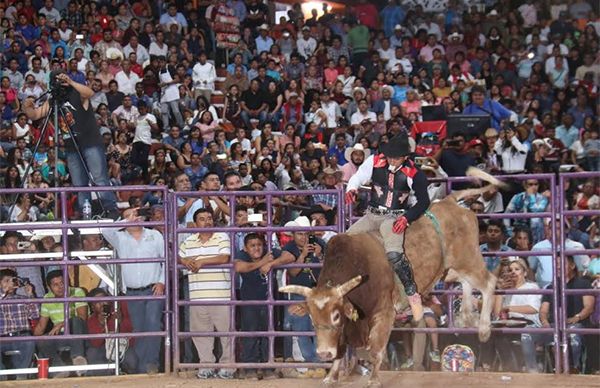 exito total en el día principal de la Feria de Tecomatlán 2019