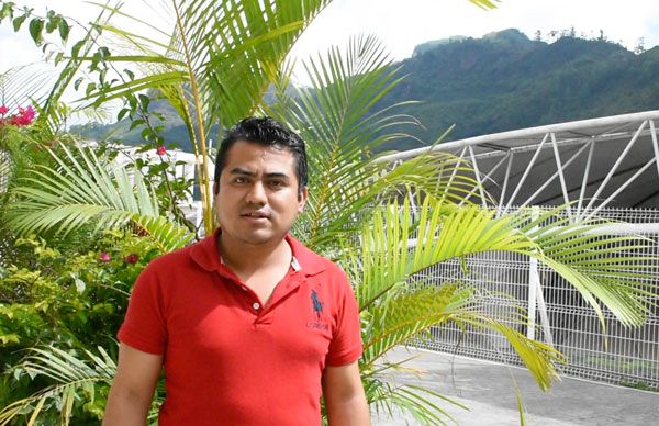 Da gestión antorchista empleo a 25 familias