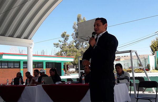 Imparten en Temascalcingo conferencia deportiva