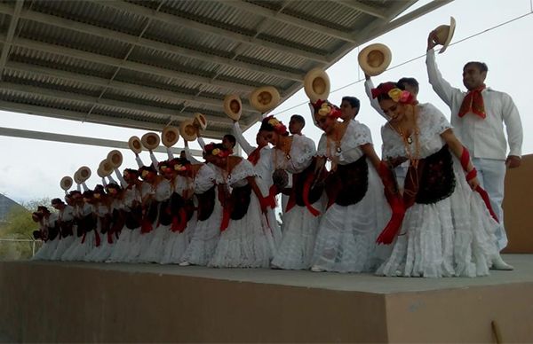 Llevan cultura a El Carmen 