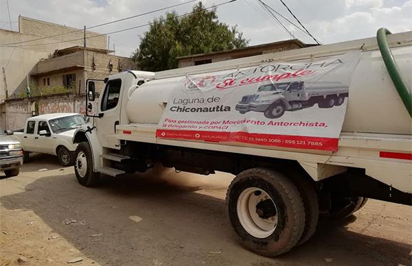 Continúa la entrega de agua a vecinos de colonias vulnerables en Ecatepec