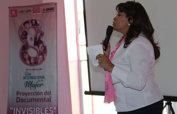 Informan a las mujeres sobre sus derechos políticos