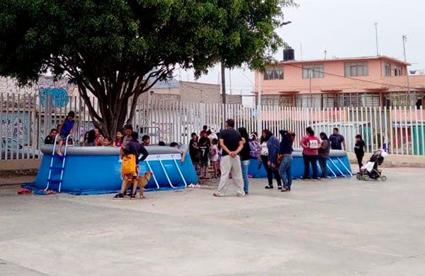 Verbenas acuáticas y artísticas fomentan recreación familiar en La Paz
