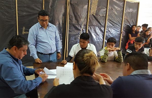 Edil resolverá demandas de estudiantes