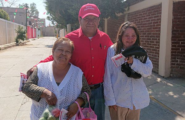 Vecinos apoyan campaña de la planilla Roja en Chicoloapan
