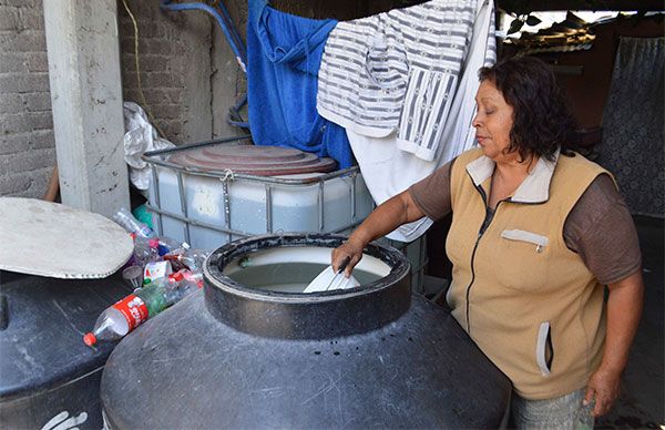 En Texcoco hacen obras de agua potable, caras y defectuosas