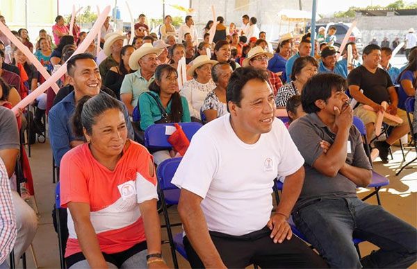 Mayordomía de Cuecuecuautitla agradece gestión de material para iglesia