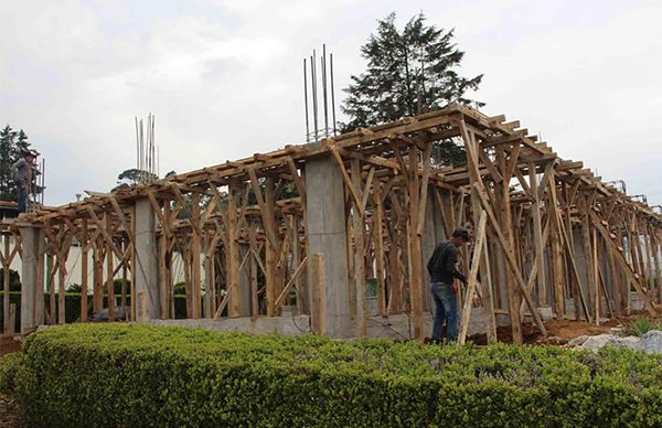 Construyen edificio administrativo en CBTa No.168 de Zacapoaxtla
