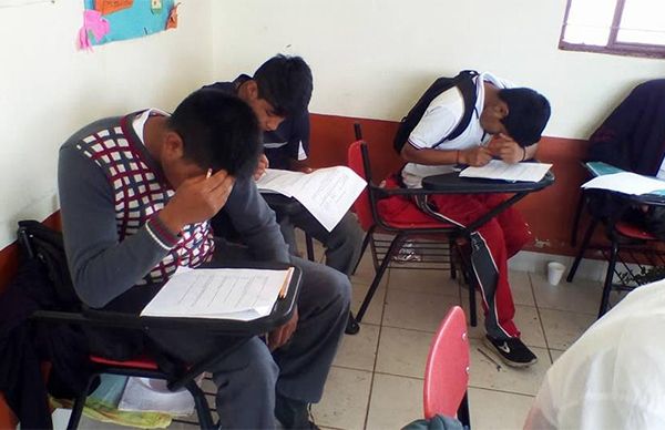Realizan eliminatoria de matemáticas en Hueyapan
