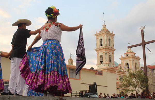 Lleva Antorcha arte a festividad en San Miguel Canoa