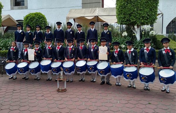 Bandas de guerra de escuelas públicas siguen creciendo en La Paz por fomento antorchista